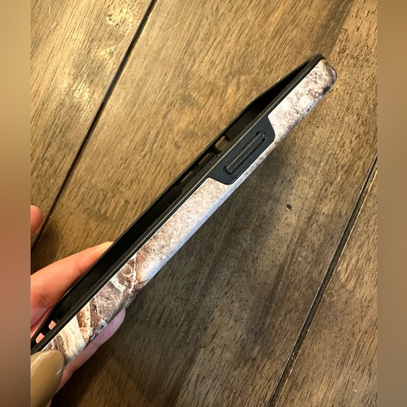 Burga IPhone 14 Pro phone case - Picture 2 of 2